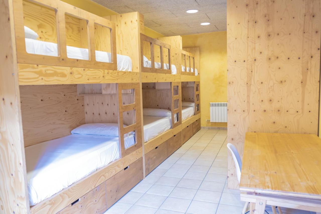 La Rectoria D'Albanya Hostel ภายนอก รูปภาพ